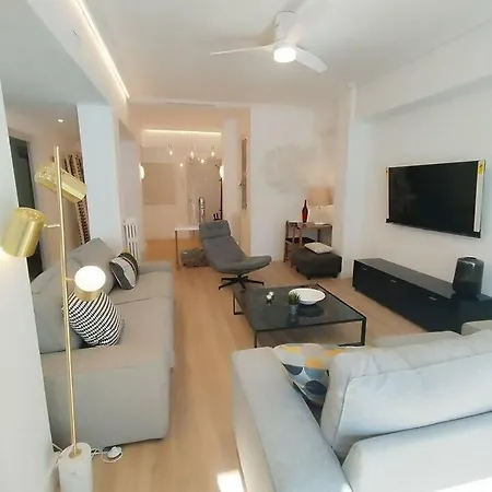 Espacioso, 4 Hab, Parking Gratis & Lic: Ebi-02928 *