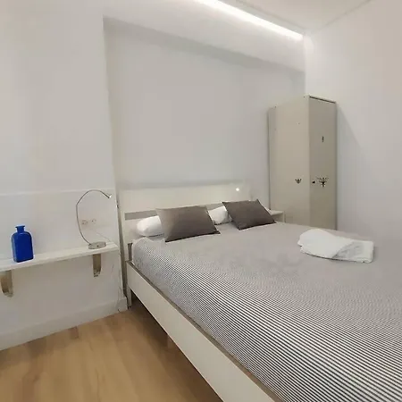Apartment Espacioso, 4 Hab, Parking Gratis & Lic: Ebi-02928 *