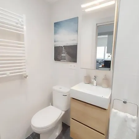 Espacioso, 4 Hab, Parking Gratis & Lic: Ebi-02928 Apartmán