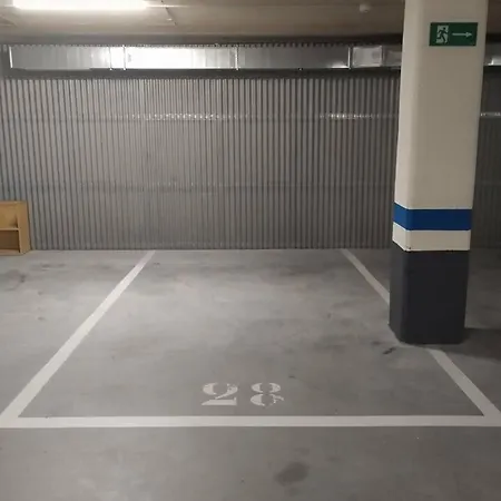 Espacioso, 4 Hab, Parking Gratis & Lic: Ebi-02928 *